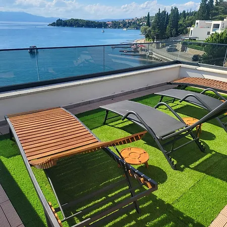 Cassiopeia - Seaside Retreat Omisalj Exterior photo