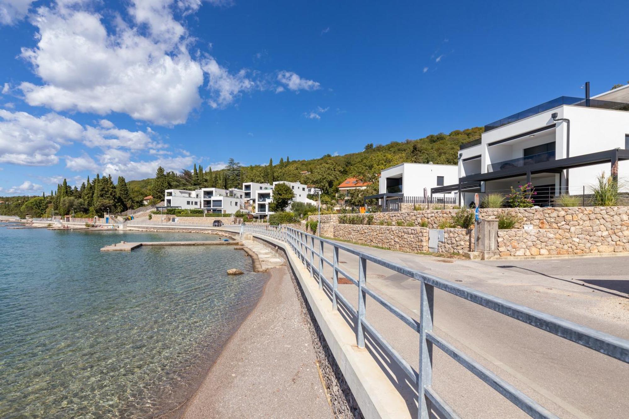 Cassiopeia - Seaside Retreat Apartment *